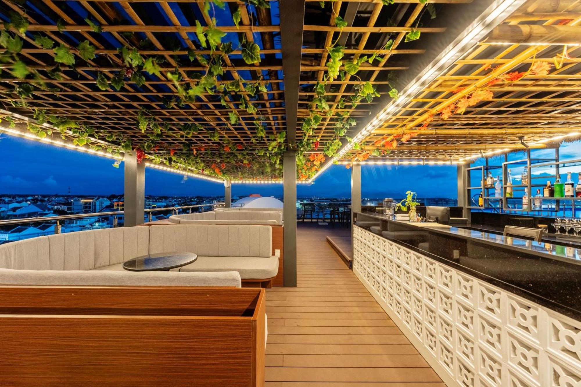 Qualia De Hotel Hoi An - Rooftop Bar City View ภายนอก รูปภาพ